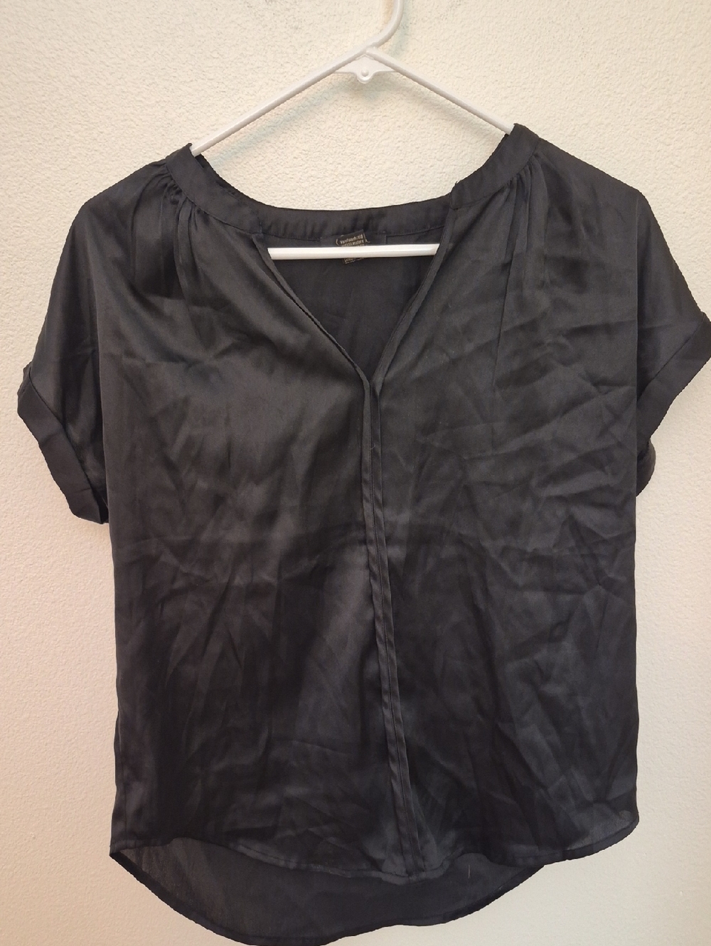 Japna Black Short-Sleeve V-Neck Drapey Blouse